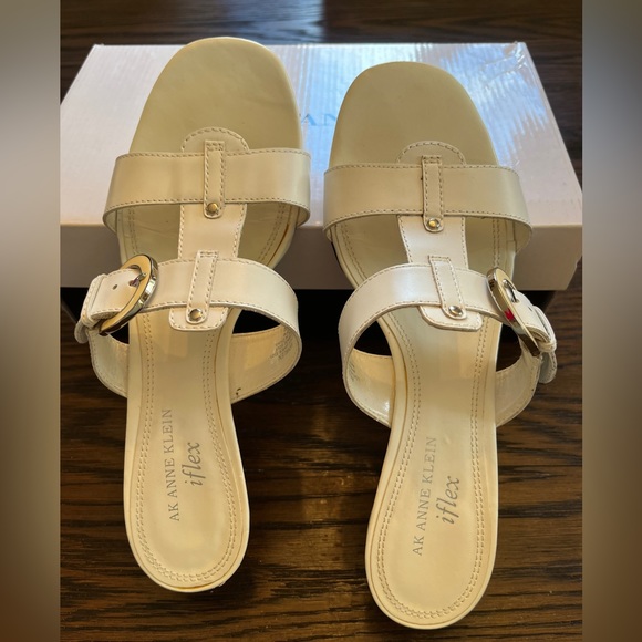 Anne Klein Alfani white heeled flex sandals WITH BOX Size 7M - Picture 3 of 11